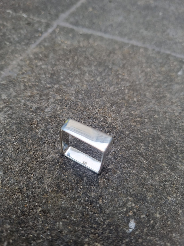 Hip to be Square ring