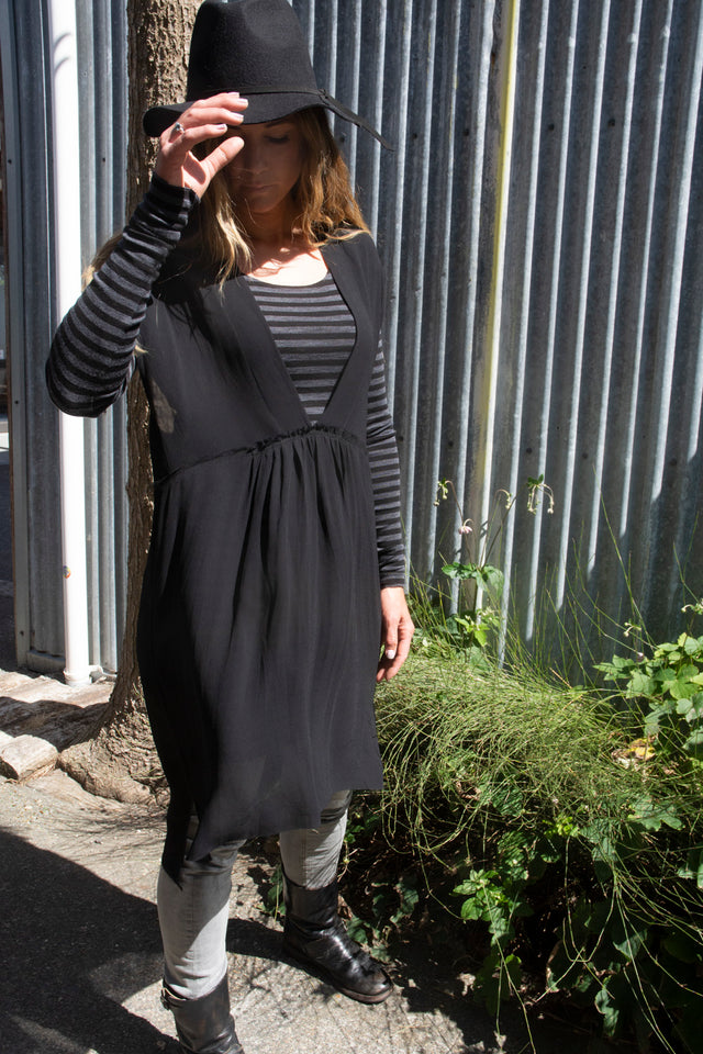 ‘Middle of the Road’ Tunic